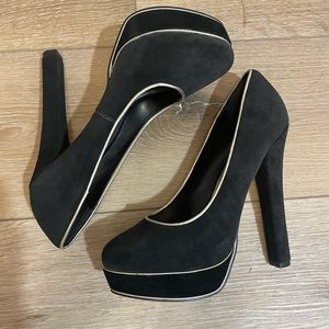 Steve madden gold trim heels